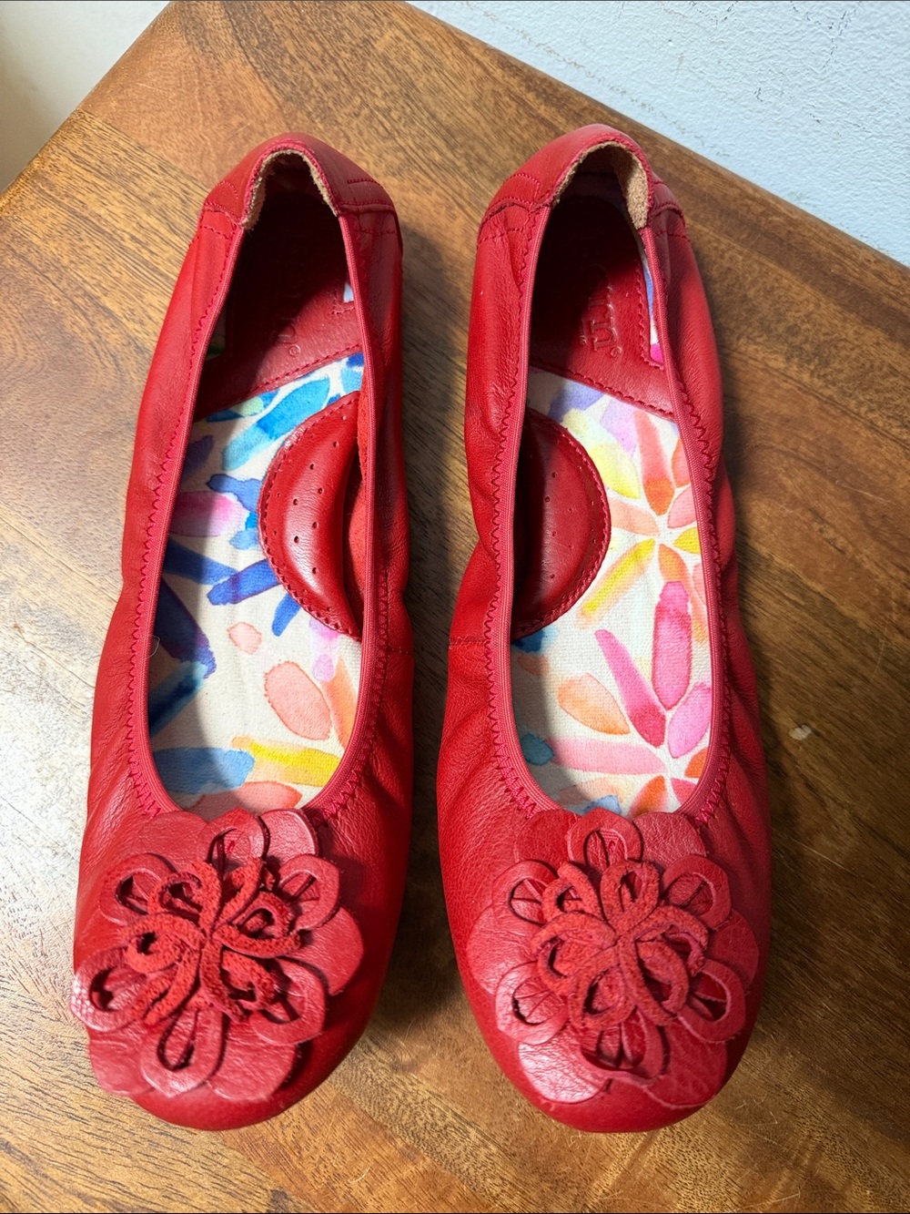 Born Red Floral Appliqué Leather Ballet Flats